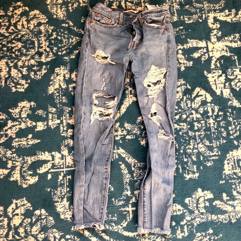 Levi’s Destroyed Wedgie Jeans